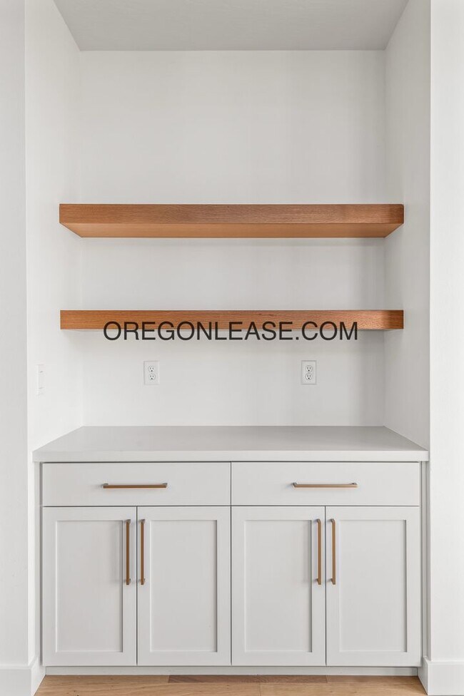 Building Photo - Gorgeous New Construction in Brand New Veneta Subdivision