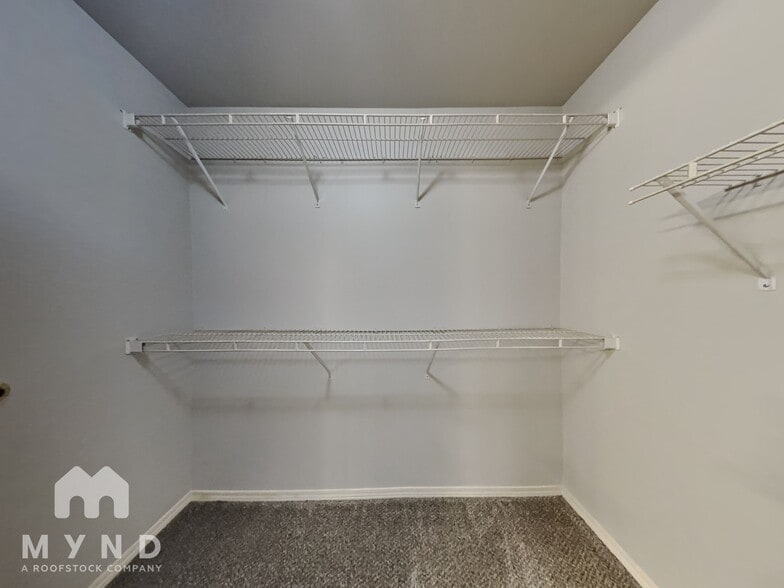 Building Photo - 11121 NE 92nd Cir