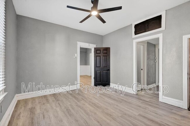 Building Photo - 6619 Etzel Ave