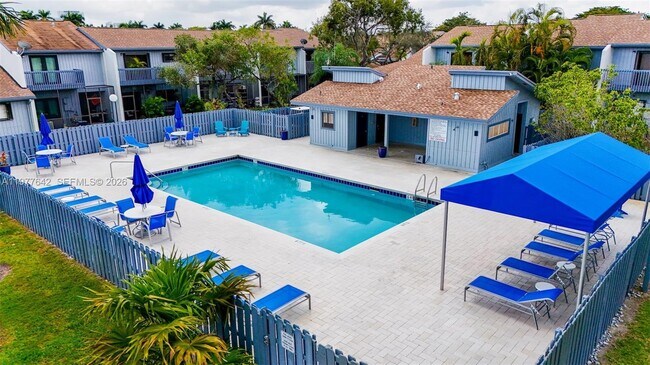 Building Photo - 1662 N 14th Terrace