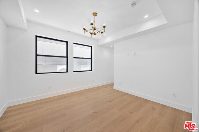 Building Photo - 926 17th St