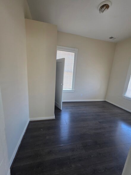 Building Photo - 3451 Salisbury St