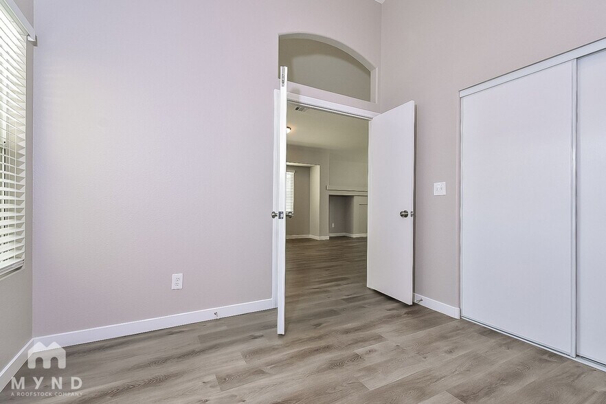 Building Photo - 8116 Dinsmore Dr