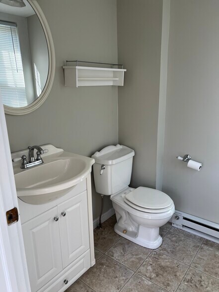 Building Photo - 24 Bellevue Place