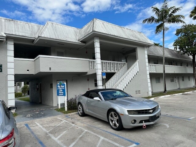 Building Photo - 17255 SW 95th Ave