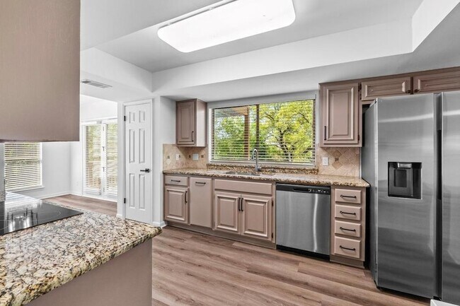 Building Photo - 6603 Whitemarsh Valley Walk