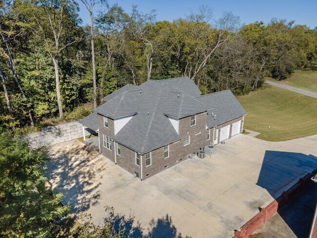 Building Photo - 601 Joyce Ave