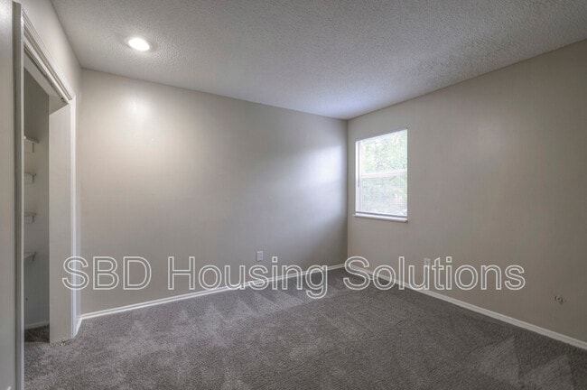 Building Photo - 13903 Falkirk Cir