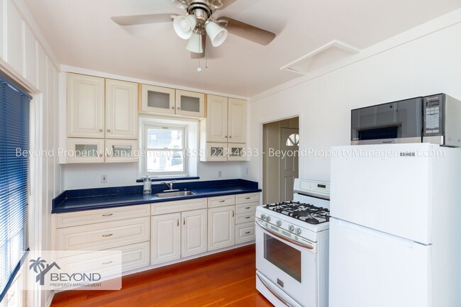 Building Photo - !!!QUAINT NORTHPARK COTTAGE 2 BEDROOM 1 BA...