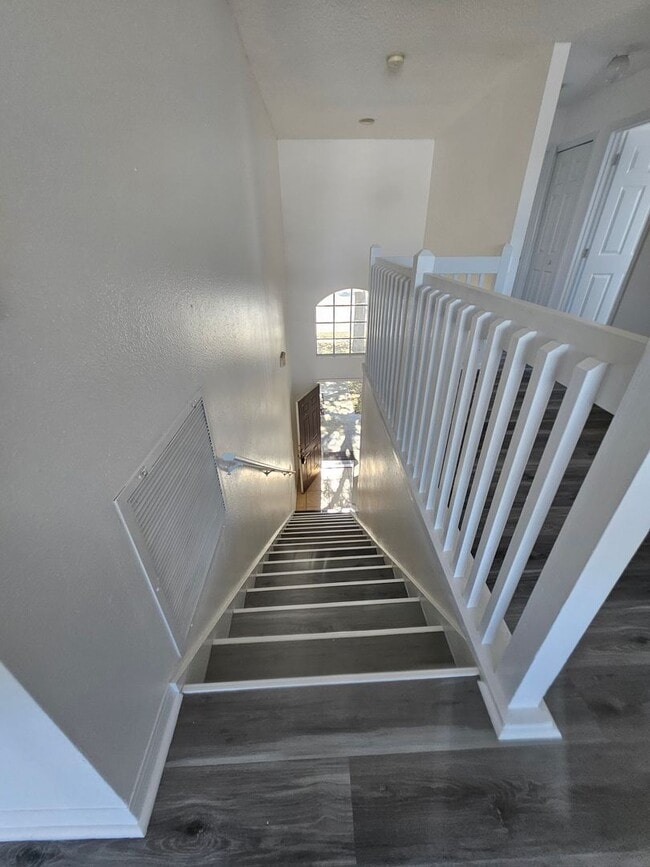 Building Photo - Kissimmee Pool Home with 7 bedrooms!