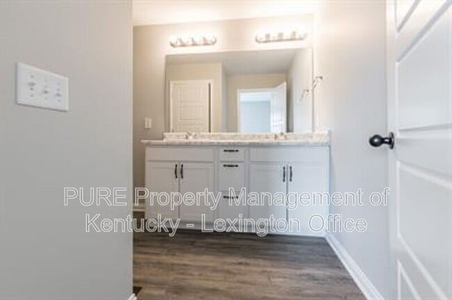 Building Photo - 7100 Ransom Way