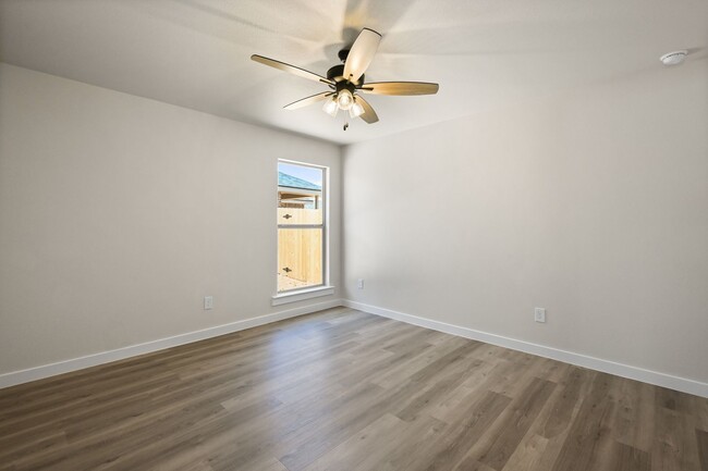 Building Photo - Pre-leasing for April! In Bell Farms!