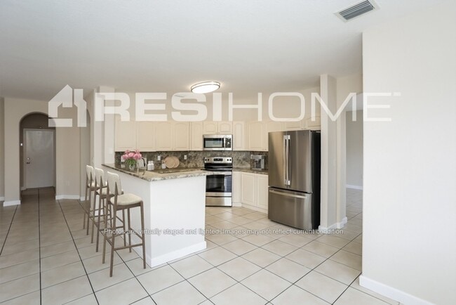Building Photo - 15554 SW 41st Terrace