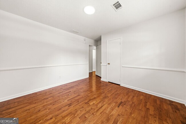 Building Photo - 3940 Hubert Dr