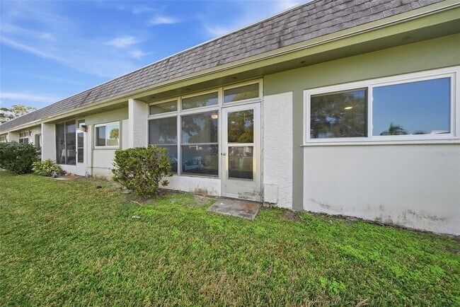 Building Photo - 4651 Lake Villa Dr