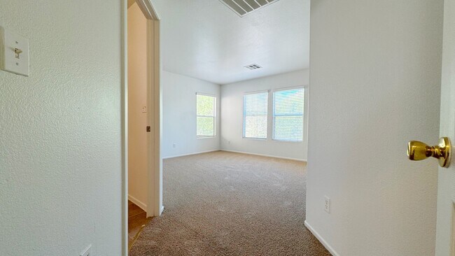 Building Photo - 6176 Windmill Island Ave