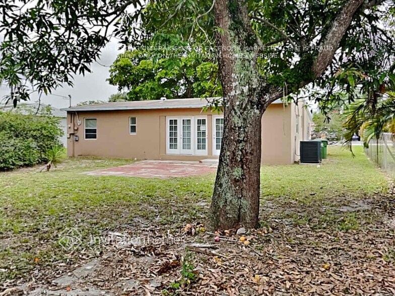 Building Photo - 3421 Charleston Blvd