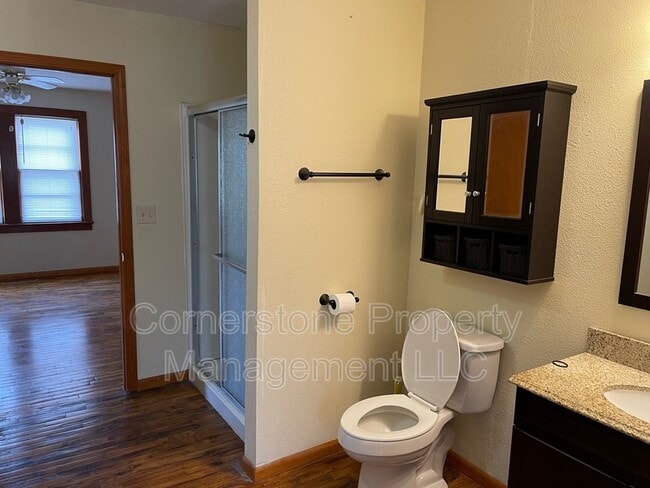 Building Photo - 820 Fir St