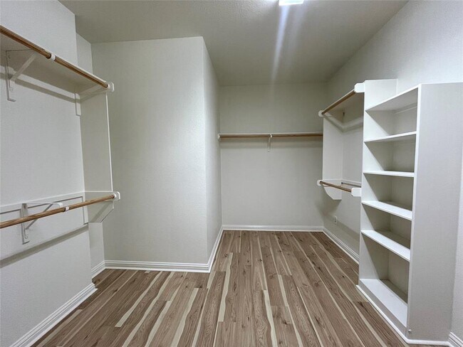 Building Photo - 3004 Edgecreek Pl