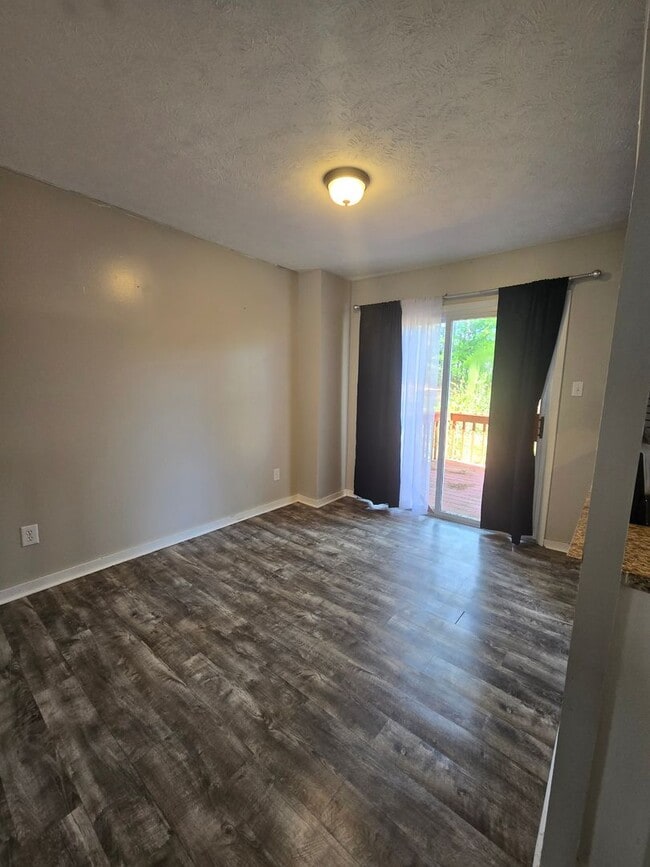 Building Photo - Townhome for rent