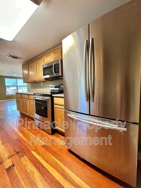 Building Photo - 1807 San Antonio St