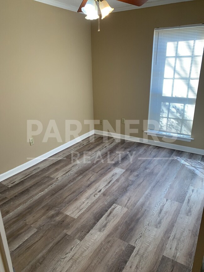 Building Photo - 5821 Acacia Ct