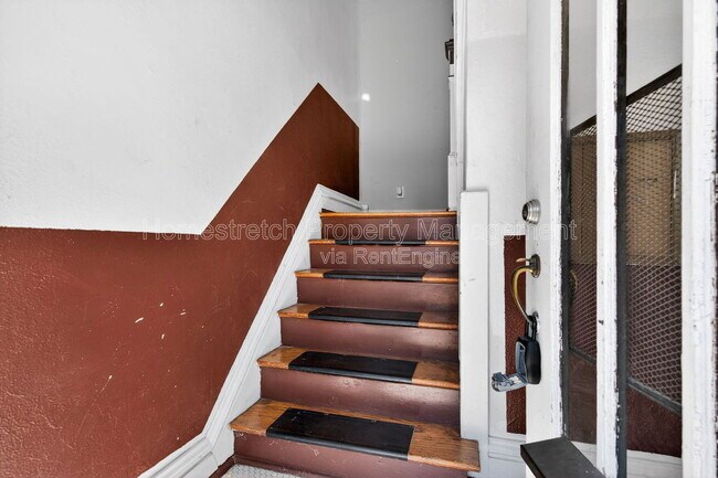 Building Photo - 3923 Miami St