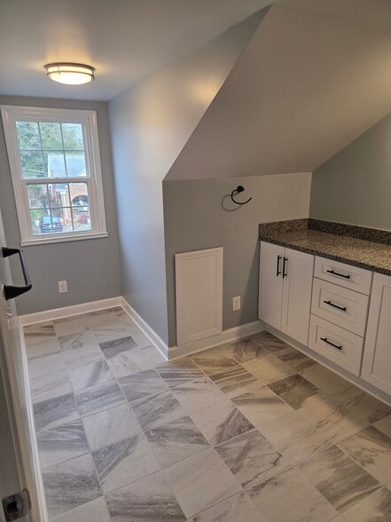 Building Photo - 415 Ford St