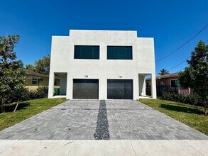Building Photo - 1121 NW 25th St
