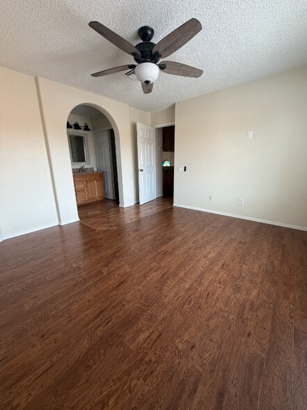 Building Photo - 3934 E Park Ave