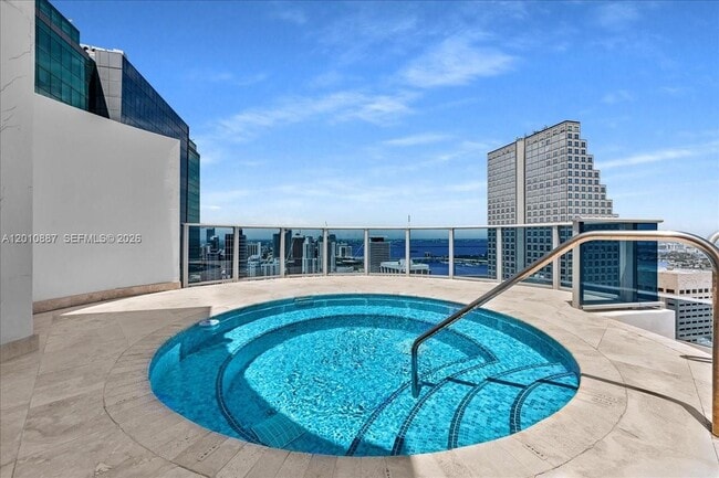 Building Photo - 200 Biscayne Blvd Way