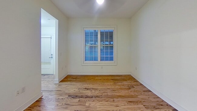 Building Photo - 266 E Gay St