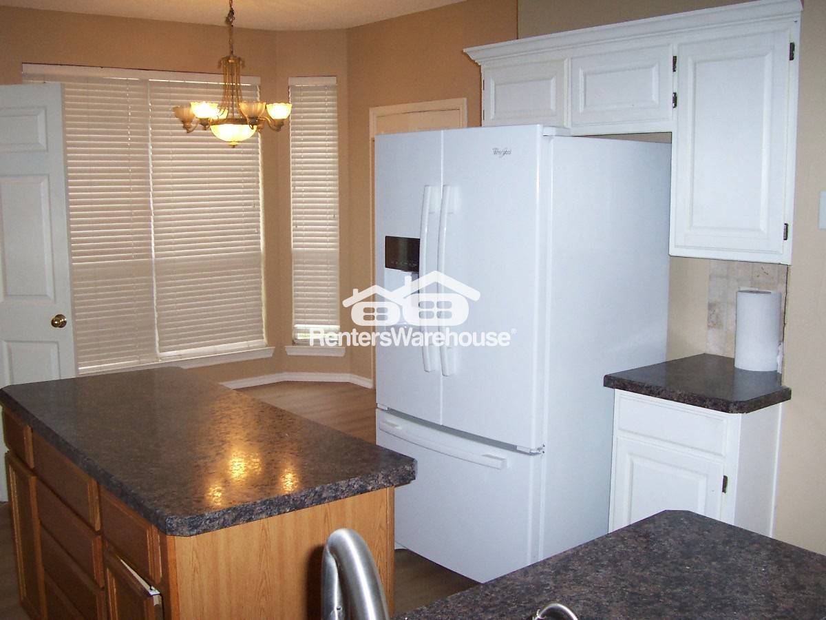 Building Photo - 1006 Cassion Dr