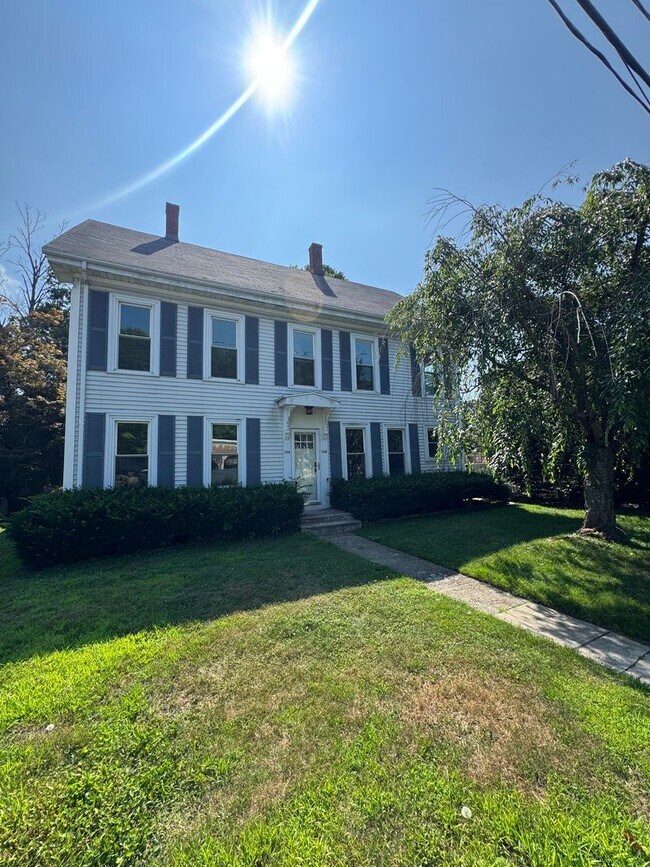 Primary Photo - 136-138 Washington St