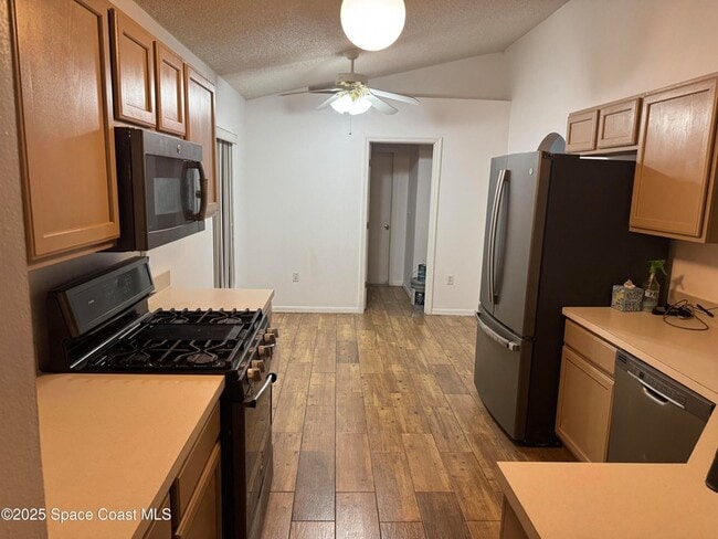 Building Photo - 1179 White Oak Cir