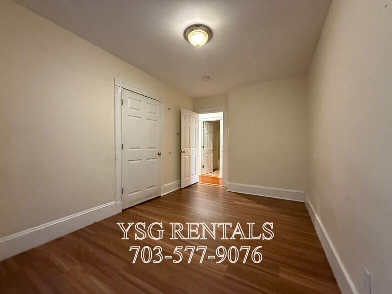 Building Photo - 38 Calumet St