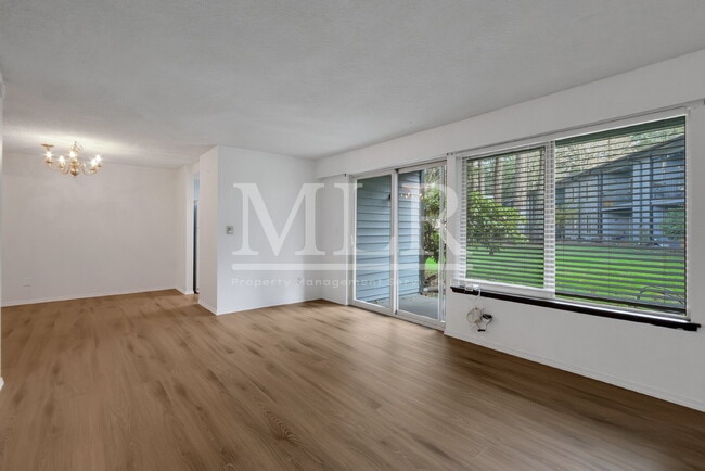 Building Photo - 8619 Zircon Dr SW