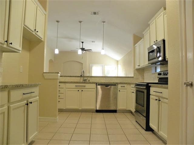 Building Photo - 1704 Flamingo Dr