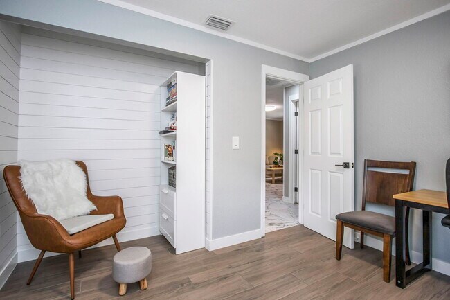 Building Photo - 2081 N Betty Ln