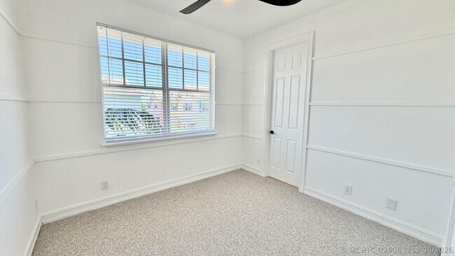 Building Photo - 810 3rd Ave N
