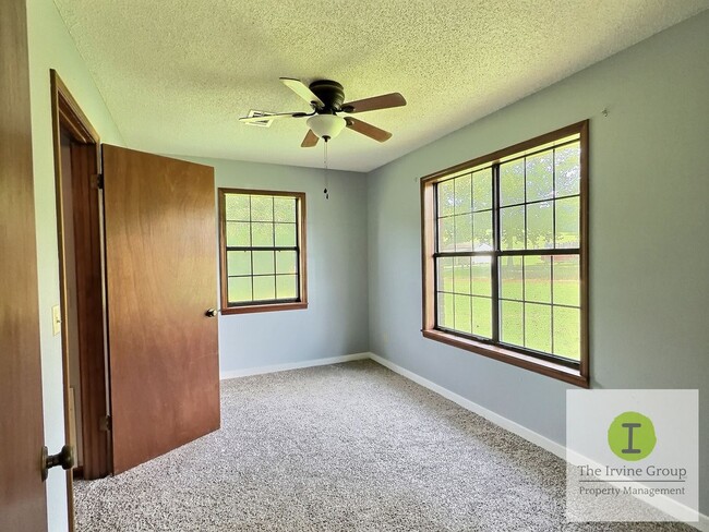 Building Photo - 3 Bed, 2 Full Bath - Country Charm with Modern Updates Near Prattville and Maxwell AFB