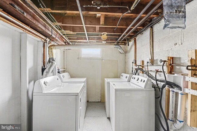 Building Photo - 1329 Taylor Ave