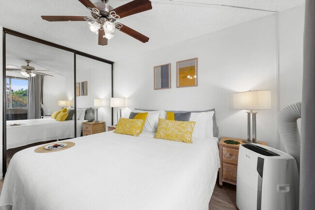 Building Photo - Kahana Manor #318 Furnished One Bedroom One Bath Unit