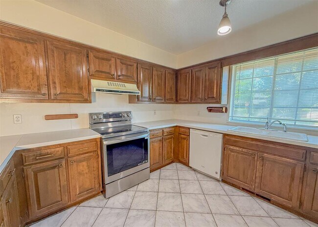 Building Photo - 3908 NW 68th St