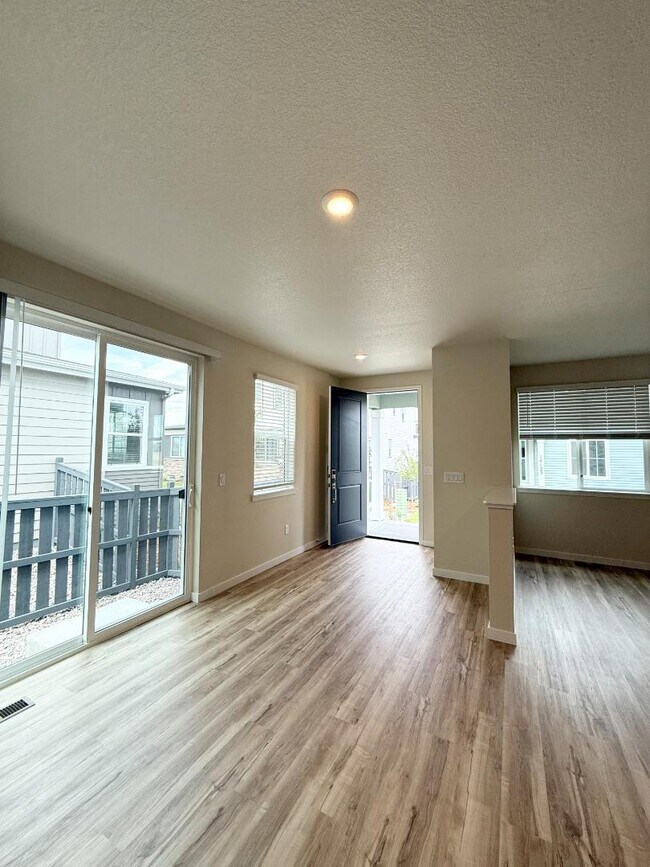 Building Photo - 14109 Deertrack Ln