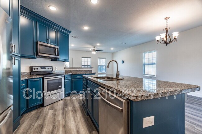 Building Photo - 5707 Midcrown Dr