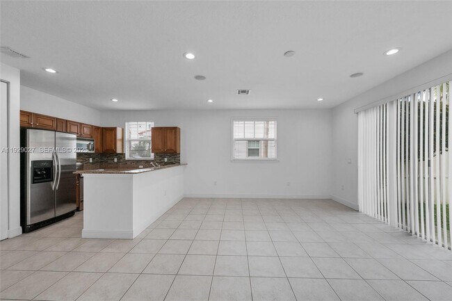 Building Photo - 4088 W Palm Aire Dr