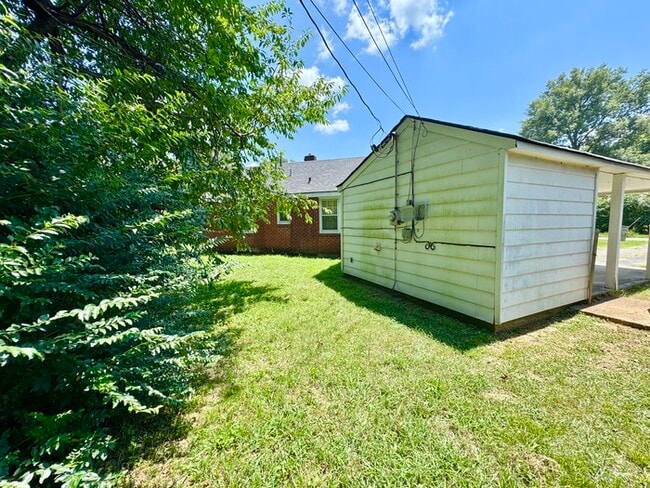 Building Photo - 3986 Vernon Ave