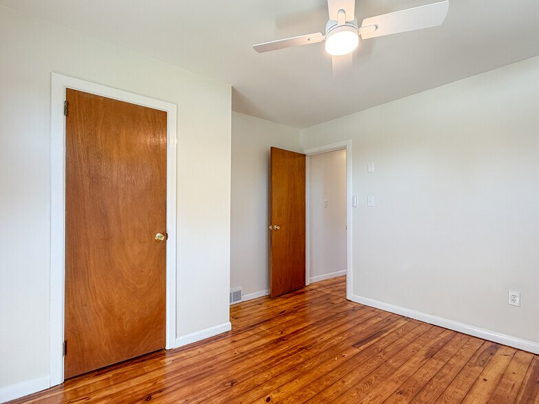 Building Photo - 3928 Oregon Pike