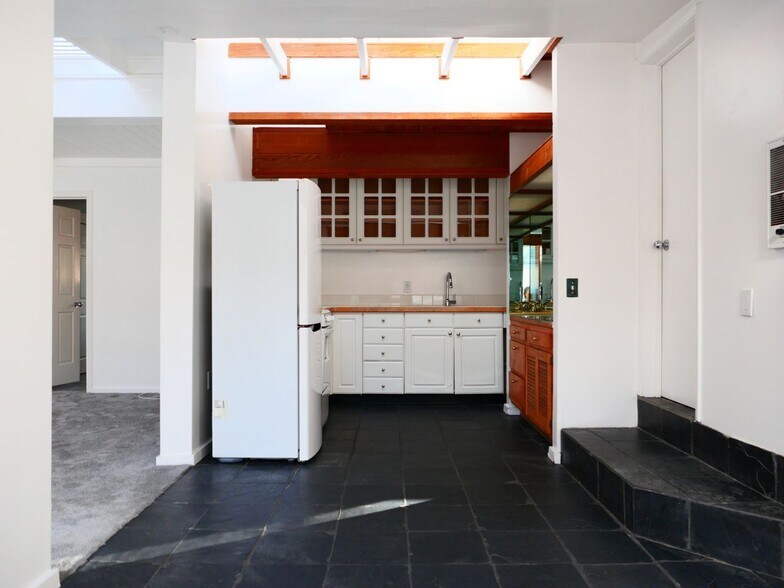 Building Photo - 6456 Surfside Way